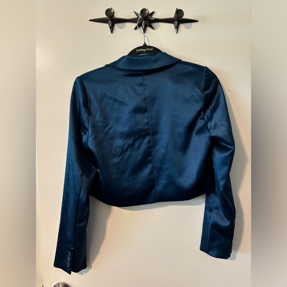 NWT House of Harlow 1960 blue satin cropped blazer - Picture 3 of 5